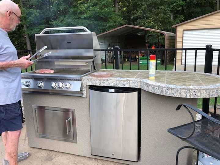 KoKoMo Maui 7 ft 6 in BBQ Island with 33-Inch Round Bar & LED Lights