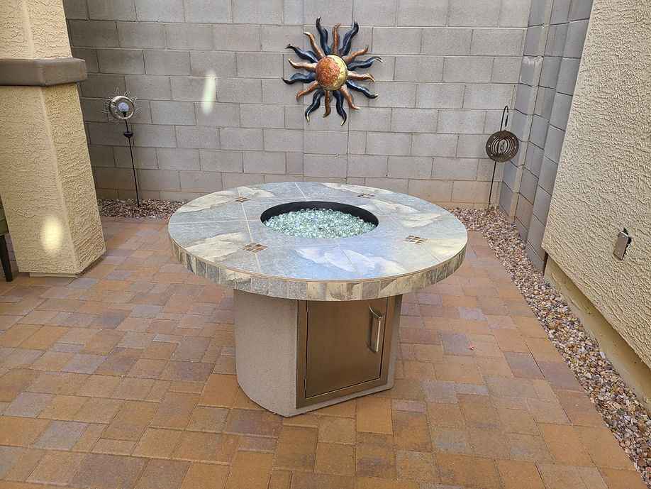 Bahama Outdoor Fire Table – 35,000 BTU Round Dining Height | LP, NG & Wood